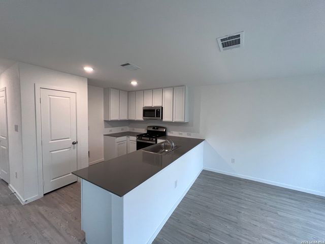 7623 Aston Cross, San Antonio, TX 78253