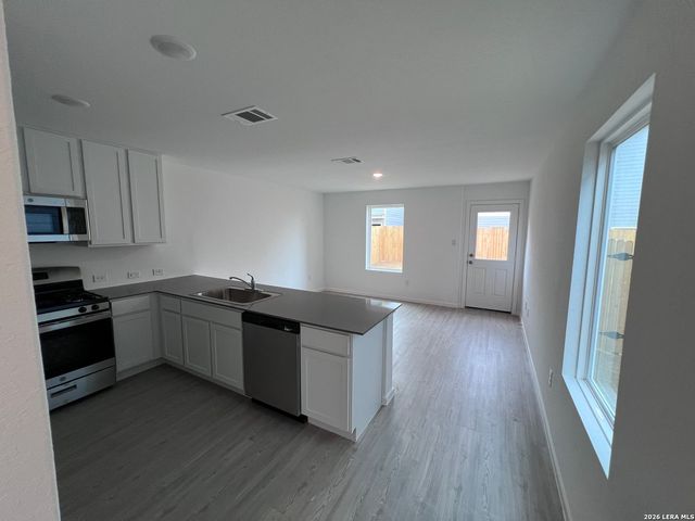 7623 Aston Cross, San Antonio, TX 78253