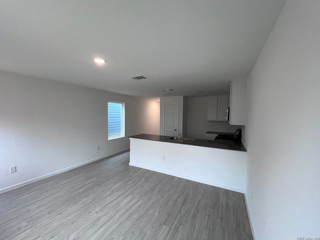 7623 Aston Cross, San Antonio, TX 78253