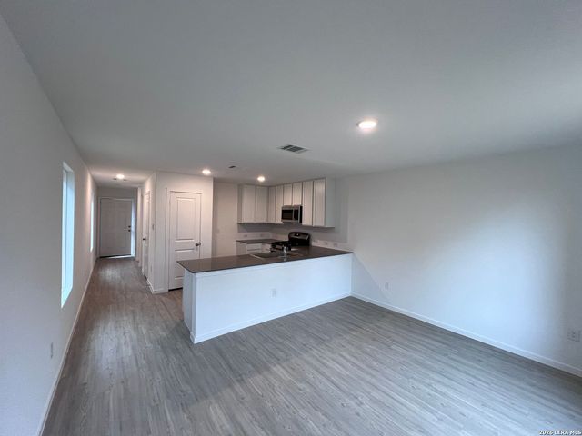 7623 Aston Cross, San Antonio, TX 78253