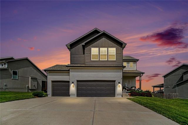 1912 SW Merryman Drive, Lee's Summit, MO 64082