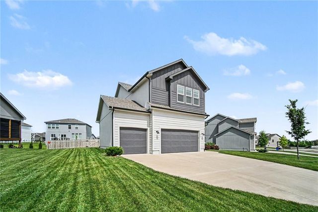1912 SW Merryman Drive, Lee's Summit, MO 64082