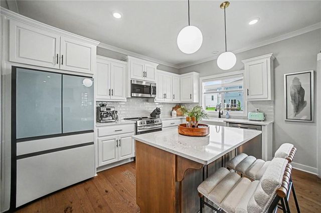 1912 SW Merryman Drive, Lee's Summit, MO 64082