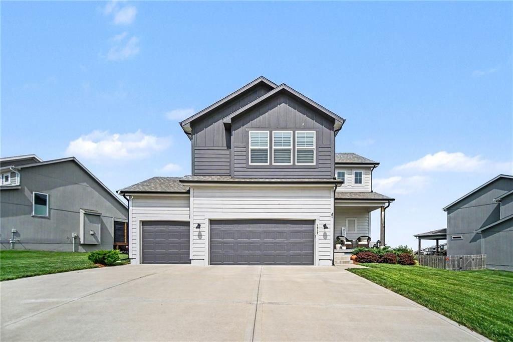 1912 SW Merryman Drive, Lee's Summit, MO 64082