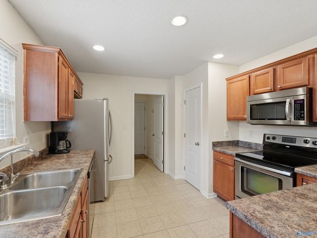 137 Artesian Lane, Huntsville, AL 35758