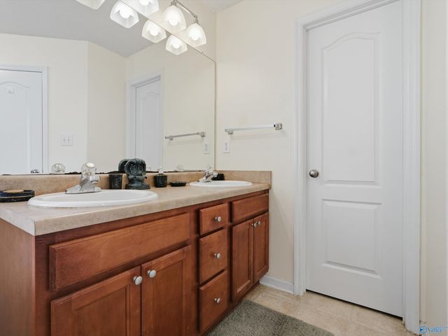 137 Artesian Lane, Huntsville, AL 35758