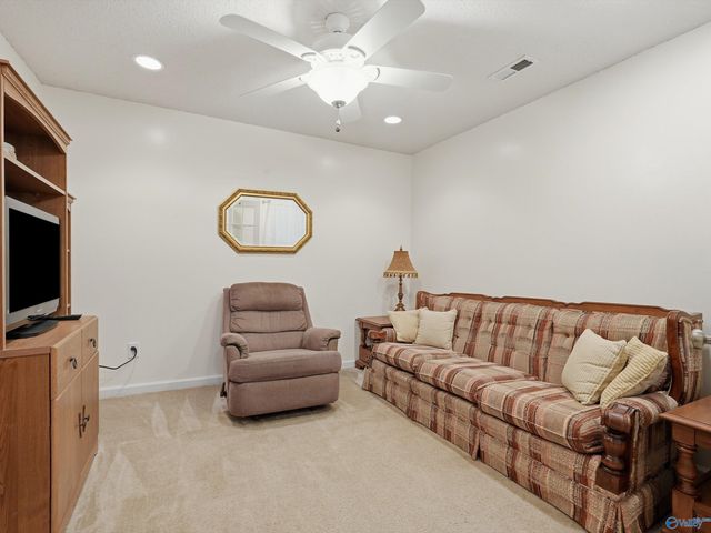 137 Artesian Lane, Huntsville, AL 35758