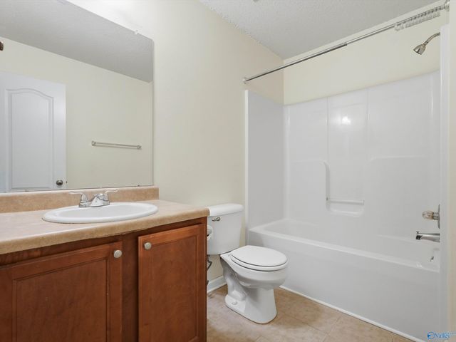 137 Artesian Lane, Huntsville, AL 35758