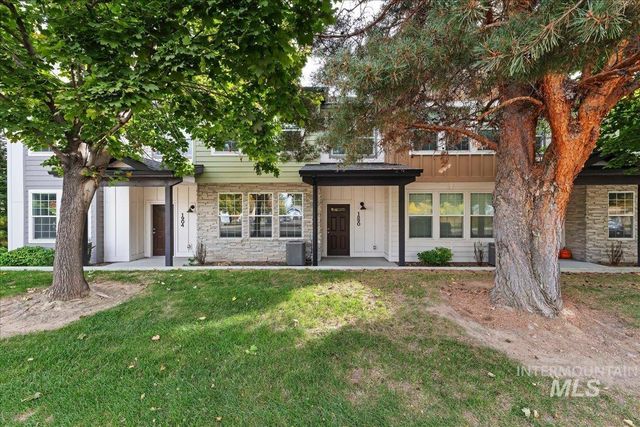 1890 N Shamrock Ave, Boise, ID 83713 property photo