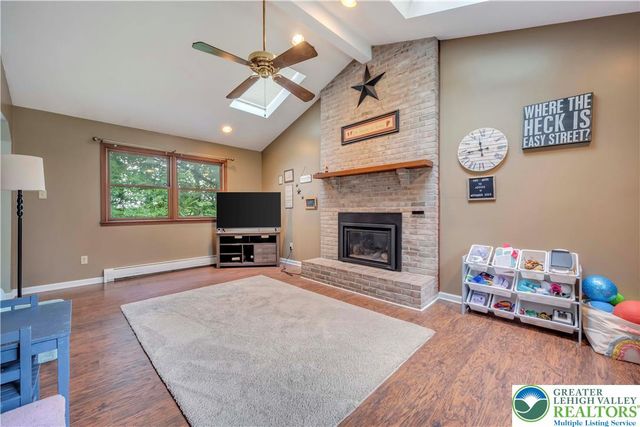 228 Woodland Drive, Moore Twp, PA 18064