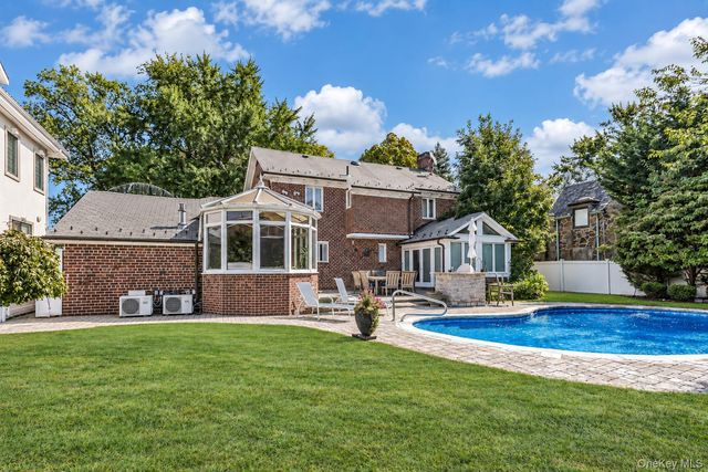 248 148th Street, Whitestone, NY 11357