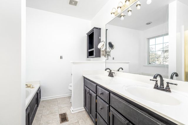 2946 Iroquois Dr, Thompsons Station, TN 37179
