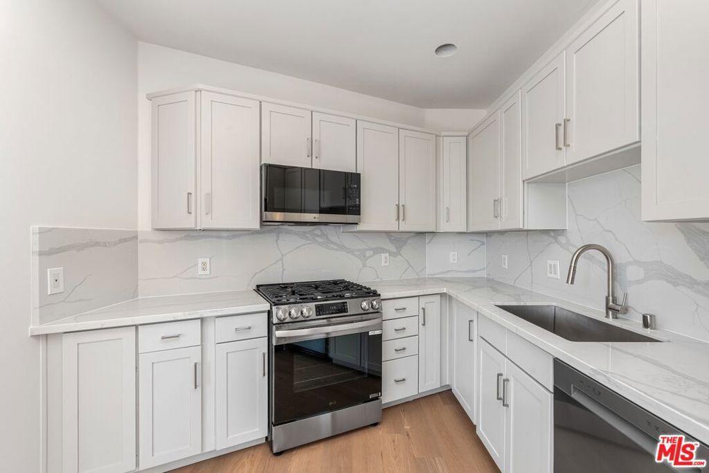 11011 Huston Street 212, North Hollywood, CA 91601 — photo 5