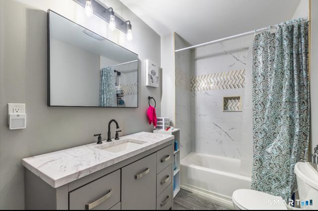 33 Merriman Street, Bristol, CT 06010