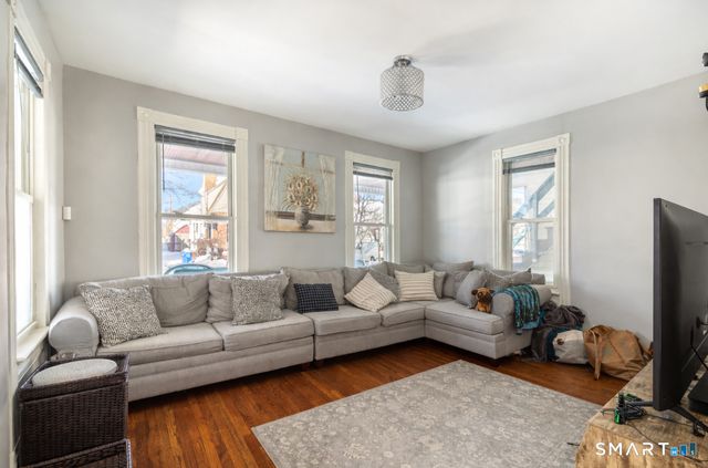 33 Merriman Street, Bristol, CT 06010