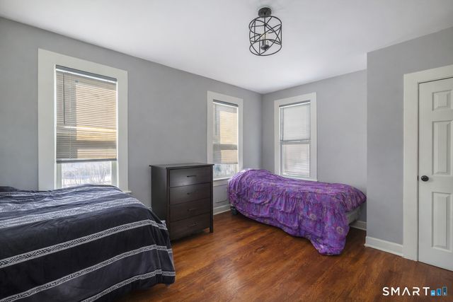 33 Merriman Street, Bristol, CT 06010