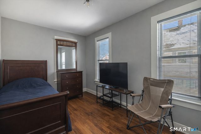 33 Merriman Street, Bristol, CT 06010