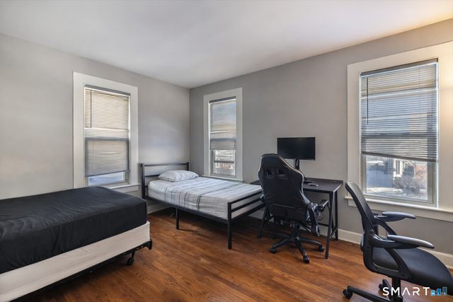 33 Merriman Street, Bristol, CT 06010