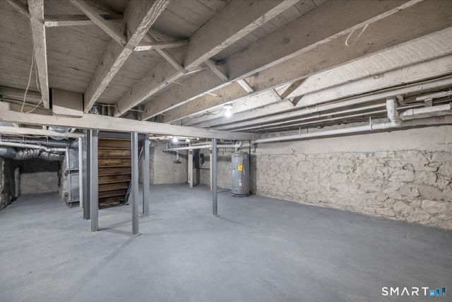 33 Merriman Street, Bristol, CT 06010