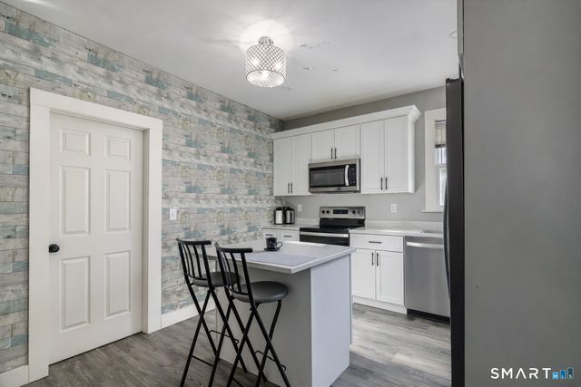 33 Merriman Street, Bristol, CT 06010