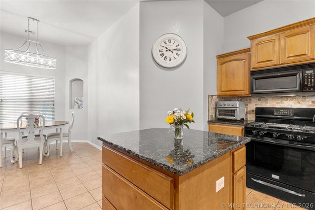 15364 E 91st Street North N, Owasso, OK 74055