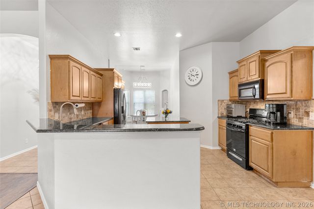 15364 E 91st Street North N, Owasso, OK 74055