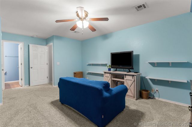 15364 E 91st Street North N, Owasso, OK 74055