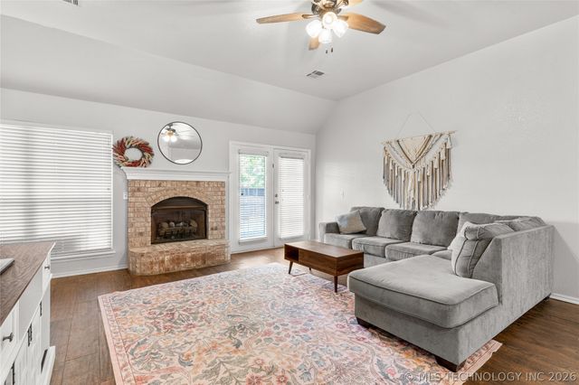 15364 E 91st Street North N, Owasso, OK 74055