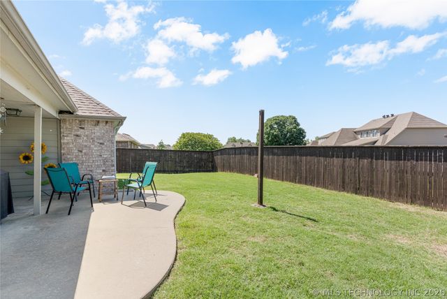15364 E 91st Street North N, Owasso, OK 74055