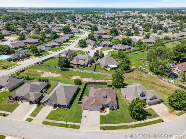 15364 E 91st Street North N, Owasso, OK 74055