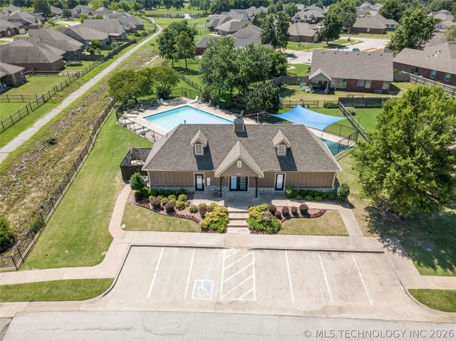 15364 E 91st Street North N, Owasso, OK 74055