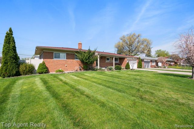 38011 Medville Drive, Sterling Heights, MI 48312