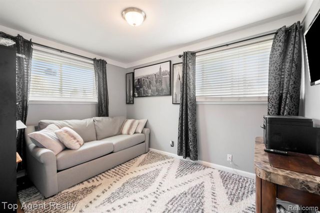 38011 Medville Drive, Sterling Heights, MI 48312
