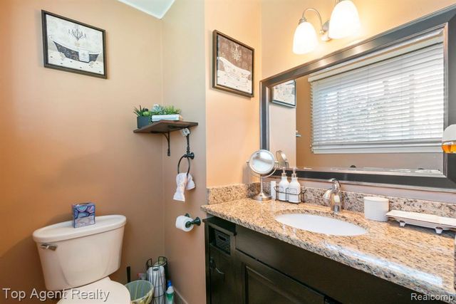 38011 Medville Drive, Sterling Heights, MI 48312