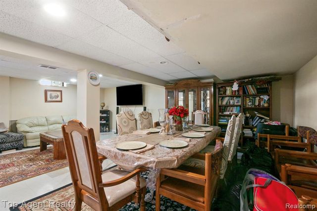 38011 Medville Drive, Sterling Heights, MI 48312