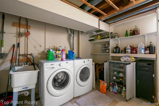 38011 Medville Drive, Sterling Heights, MI 48312