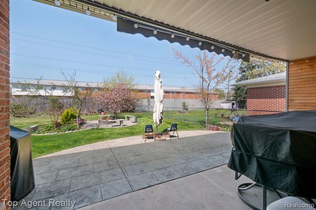 38011 Medville Drive, Sterling Heights, MI 48312