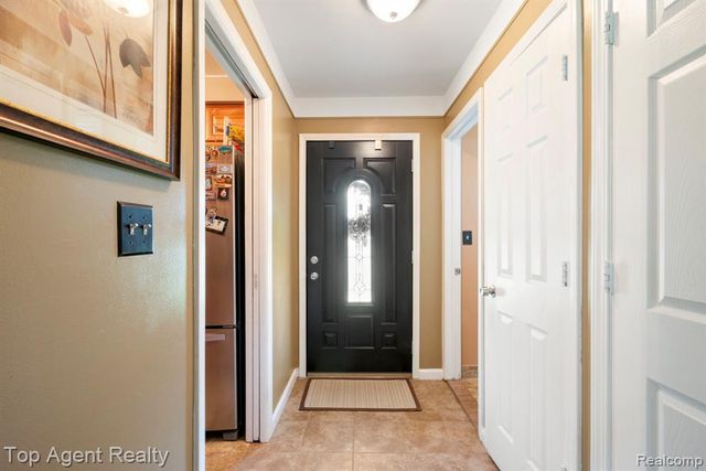 38011 Medville Drive, Sterling Heights, MI 48312
