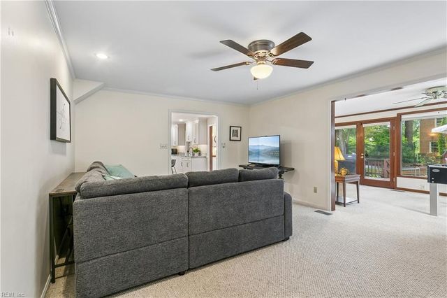 8 Cromwell CT, Newport News, VA 23606