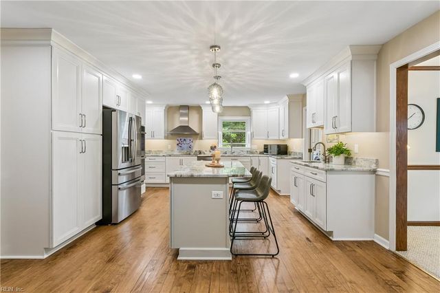 8 Cromwell CT, Newport News, VA 23606