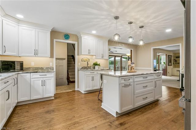 8 Cromwell CT, Newport News, VA 23606