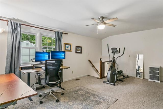 8 Cromwell CT, Newport News, VA 23606