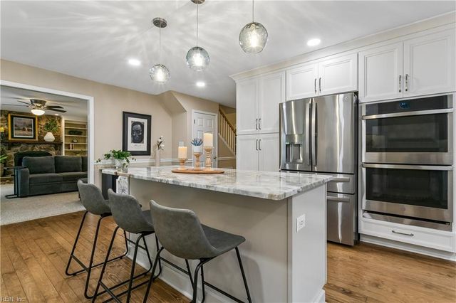8 Cromwell CT, Newport News, VA 23606