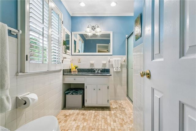 8 Cromwell CT, Newport News, VA 23606