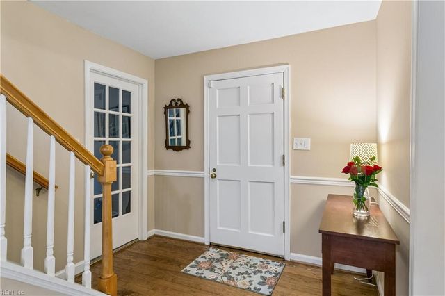 8 Cromwell CT, Newport News, VA 23606