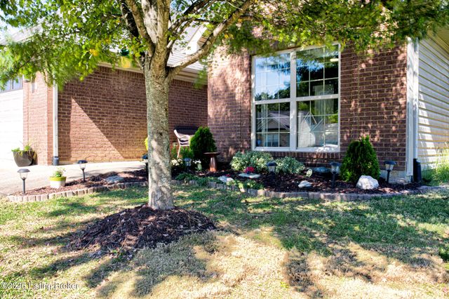 1599 Overlook Cir, Shelbyville, KY 40065