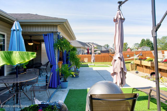 1599 Overlook Cir, Shelbyville, KY 40065