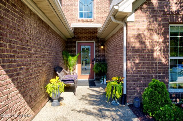 1599 Overlook Cir, Shelbyville, KY 40065