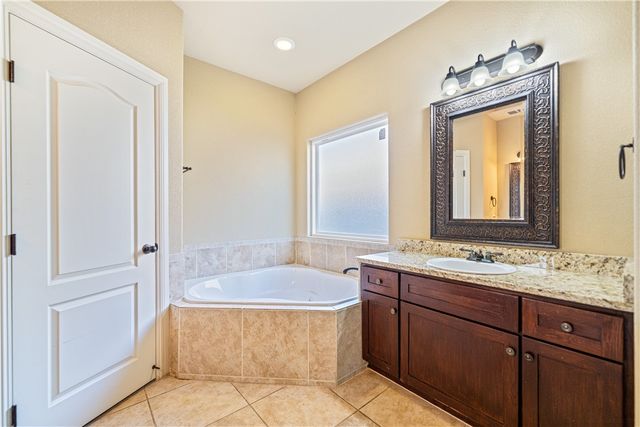 6 Virginia Hills Dr, Corpus Christi, TX 78414