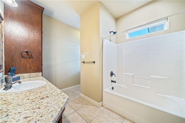 6 Virginia Hills Dr, Corpus Christi, TX 78414